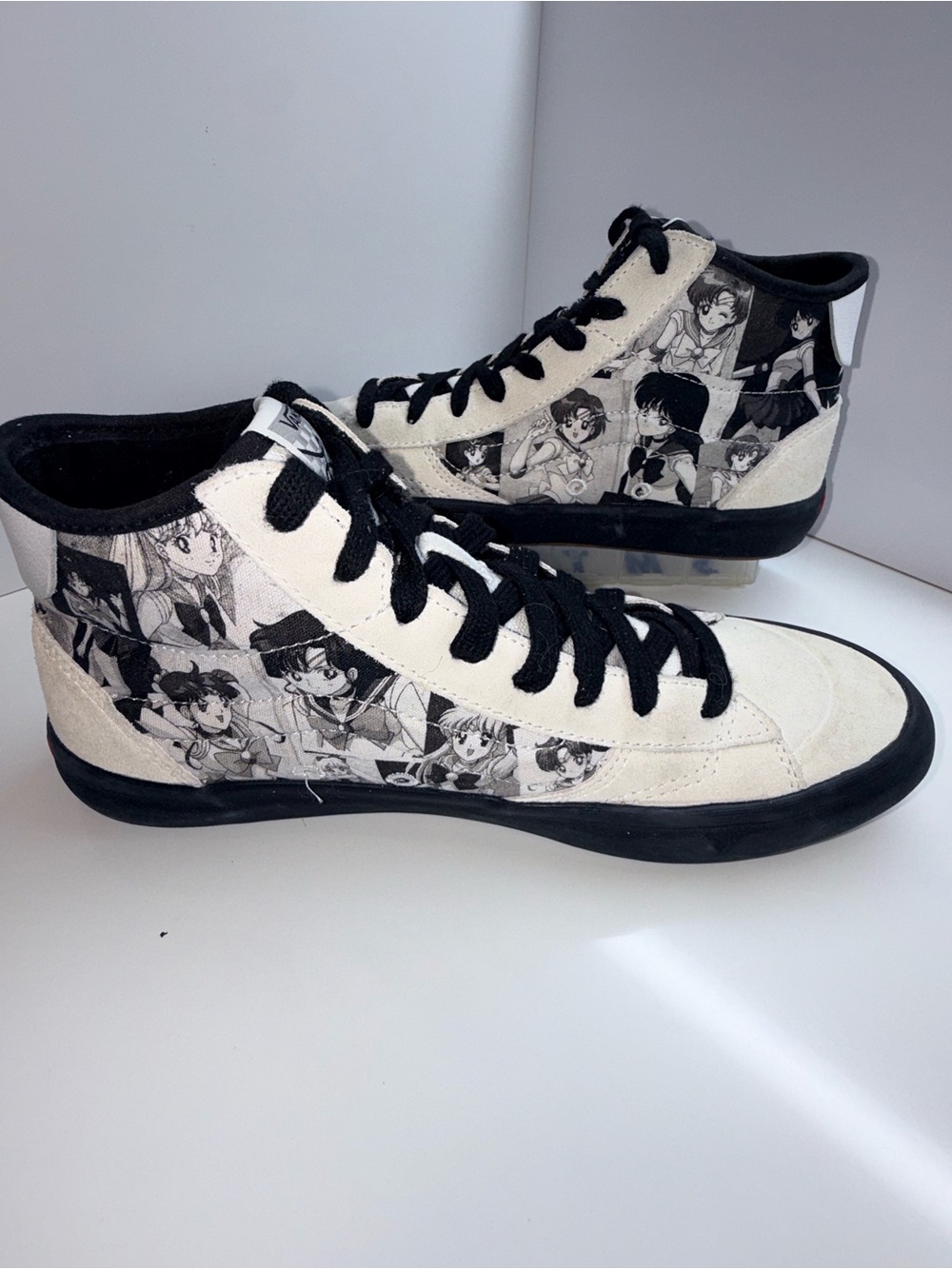 Vans x Sailor Moon The Lizzie Pretty Guardian High Top Sneakers M8.5/W.10